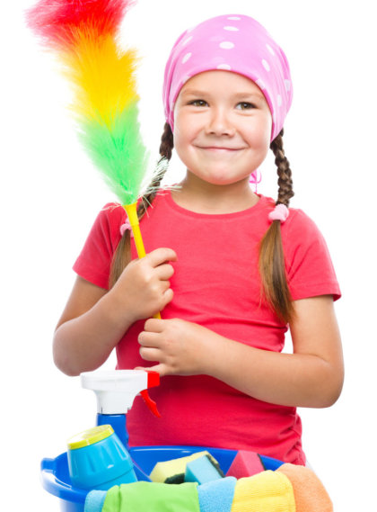 Niña disfrazada de empleada de hogar